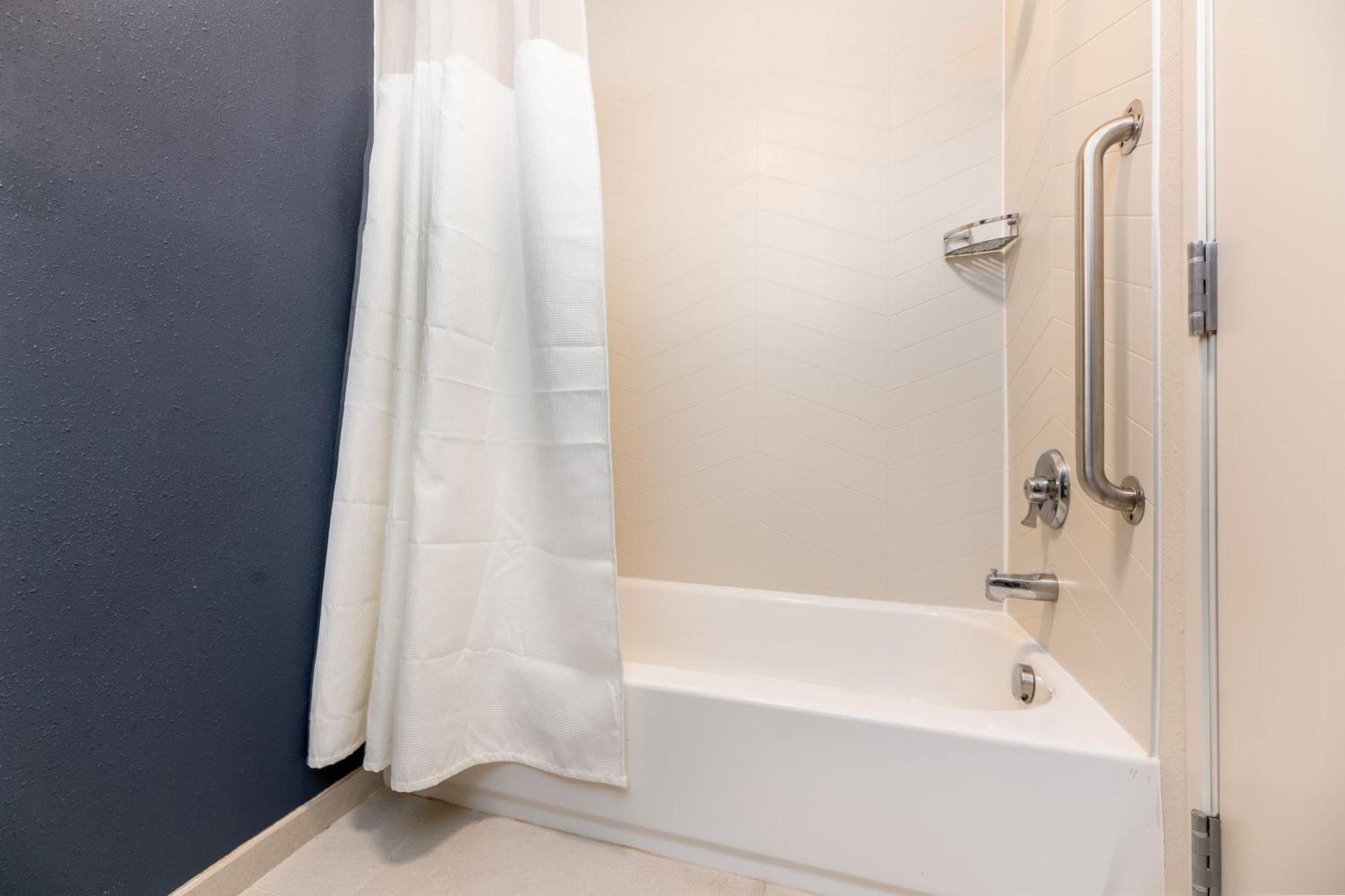Fairfield Inn & Suites By Marriott ספירפיש מראה חיצוני תמונה