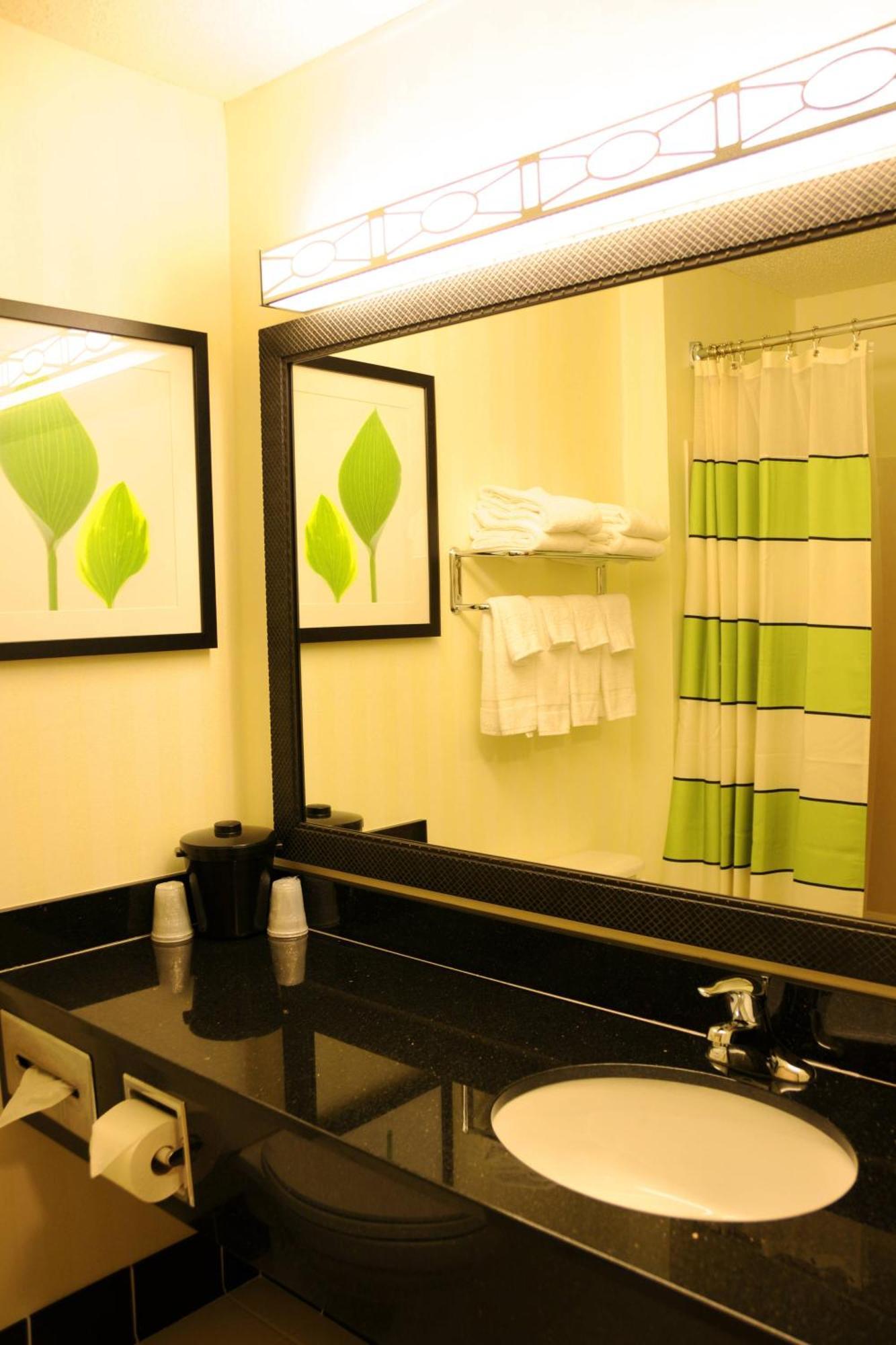 Fairfield Inn & Suites By Marriott ספירפיש מראה חיצוני תמונה